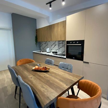 Brand New Apts Located At The City'S Main Square-100 Mbs Wifi Durrës Exterior foto