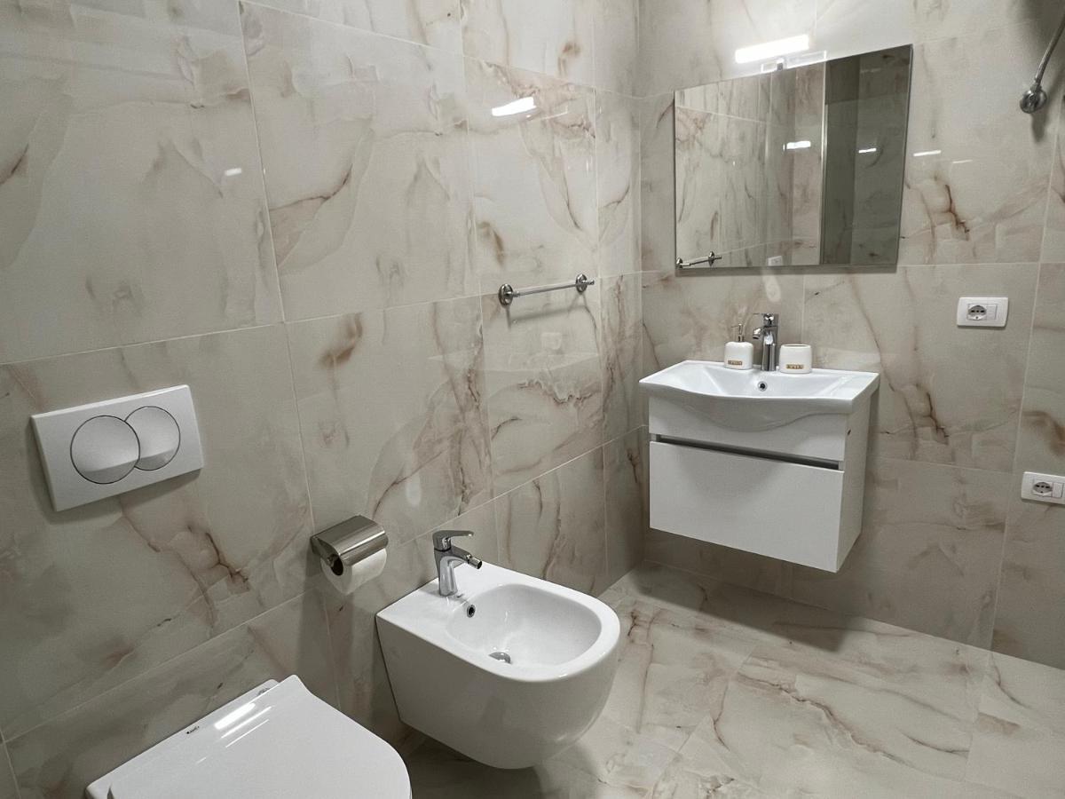 Brand New Apts Located At The City'S Main Square-100 Mbs Wifi Durrës Exterior foto